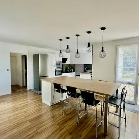 펜션 House With Garden And Terrace In 라로셸
